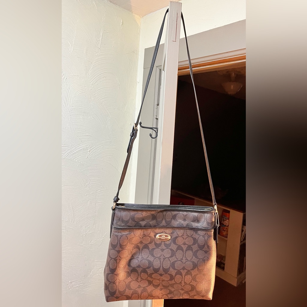 Genuine Authentic Coach Logo Brown Leather Shoulder Bag Purse, Front Snap Pocket